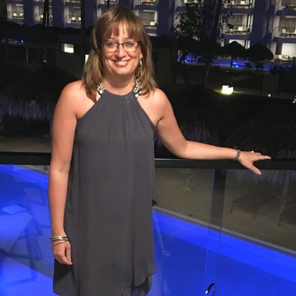 Meet your Posher, Cathy - Picture 1 of 1